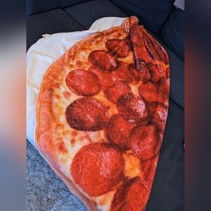 Large pizza print blanket